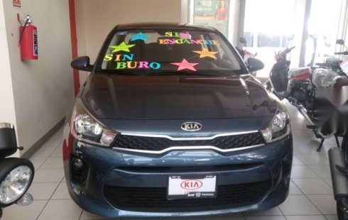 Pongo a la venta cuanto antes posible un Kia Rio en excelente condicción