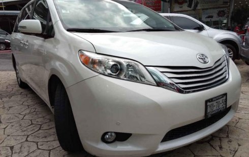 En venta un Toyota Sienna 2014 Automático muy bien cuidado