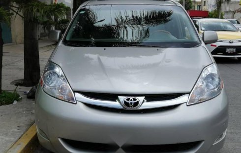 Vendo un Toyota Sienna en exelente estado