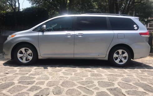 Toyota Sienna 2011 en Iztacalco