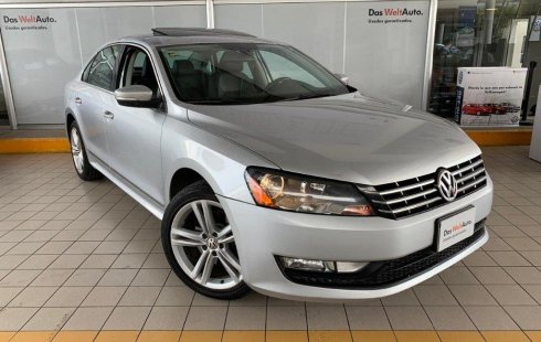 Un Volkswagen Passat 2015 impecable te está esperando