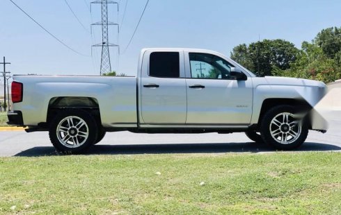 Urge!! En venta carro Chevrolet Silverado 2015 de único propietario en excelente estado