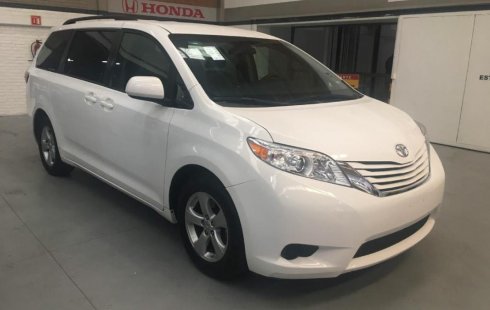 Un excelente Toyota Sienna 2017 está en la venta