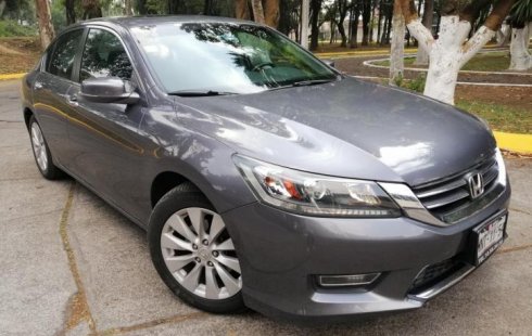 Coche impecable Honda Accord con precio asequible