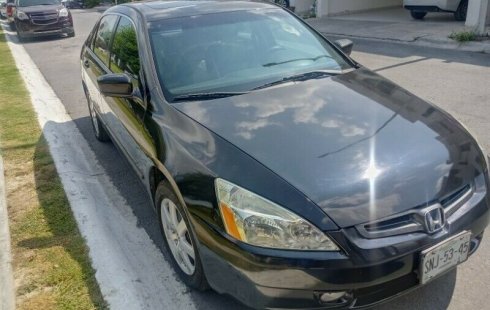Un excelente Honda Accord 2005 está en la venta