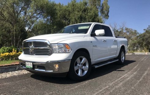 Quiero vender urgentemente mi auto Dodge RAM 1500 2014 muy bien estado