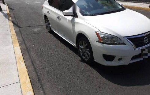 Vendo un carro Nissan Sentra 2016 excelente, llámama para verlo
