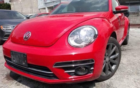 Un carro Volkswagen Beetle 2018 en Miguel Hidalgo