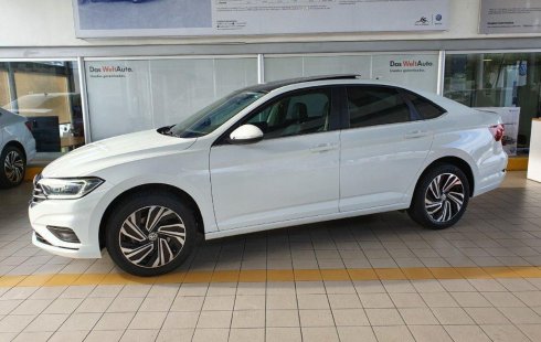 Un carro Volkswagen Jetta 2019 en Cuernavaca