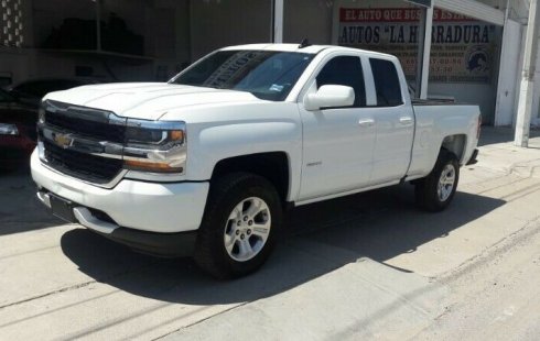 En venta carro Chevrolet Silverado 2017 en excelente estado