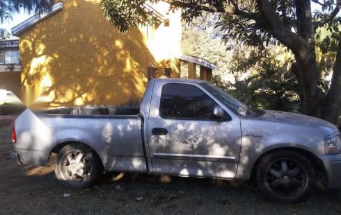 Pongo a la venta cuanto antes posible un Ford Lobo en excelente condiccin