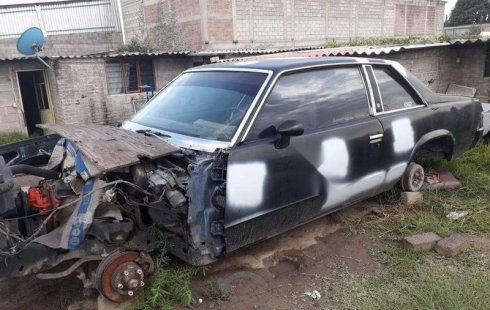 Un Chevrolet Malibu 1981 está en la venta