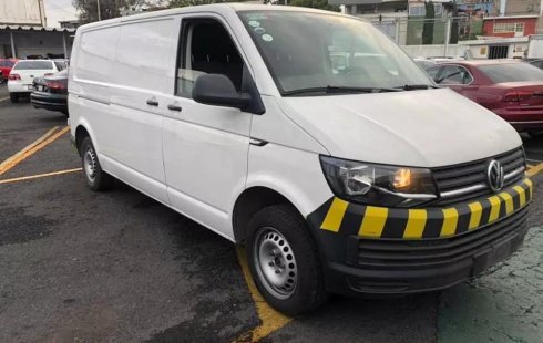 Un carro Volkswagen Transporter 2016 en Benito Juárez
