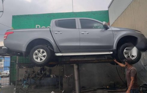 Mitsubishi L200 2017 impecable