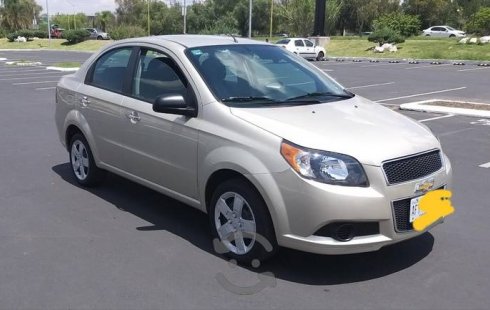 Un carro Chevrolet Aveo 2015 en Aguascalientes