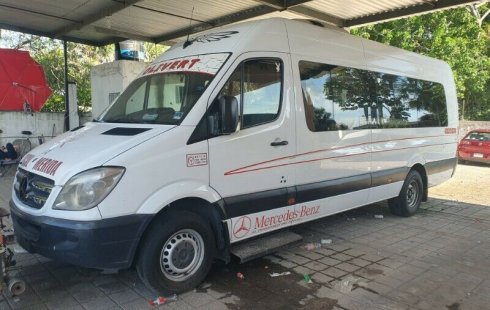 Pongo a la venta cuanto antes posible un Mercedes-Benz Sprinter en excelente condicción a un precio increíblemente barato