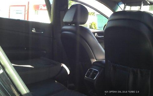 Pongo a la venta cuanto antes posible un Kia Optima en excelente condicción