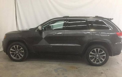Carro Jeep Grand Cherokee 2018 en buen estadode único propietario en excelente estado