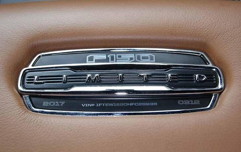 En venta un Ford Lobo 2017 Automático en excelente condición