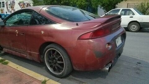 Pongo a la venta cuanto antes posible un Mitsubishi Eclipse en excelente condicción