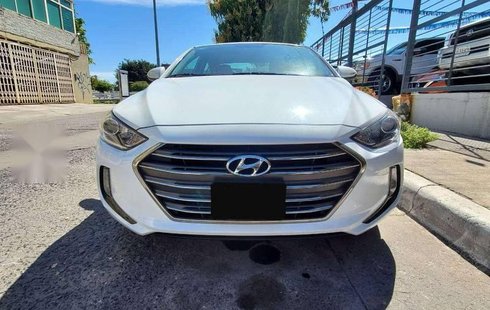 Un excelente Hyundai Elantra 2018 está en la venta