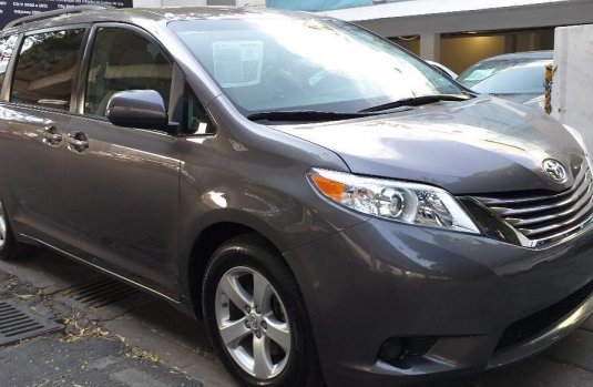 Toyota Sienna impecable en Miguel Hidalgo