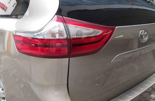 Toyota Sienna 2017 barato en Miguel Hidalgo