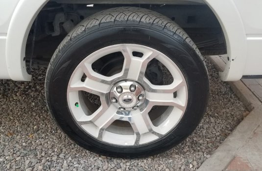 Ford Lobo Limited 2011 4x2 