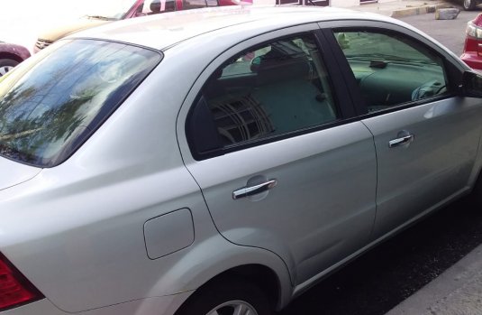 Chevrolet Aveo 2015 Plata